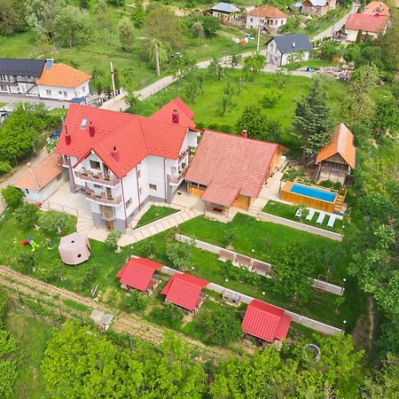 Perla Argesului, Ciubar, Piscina, Lift, Gratar, Cabana, Pensiuni, Hotel Cazare Transfagarasan Curtea De Arges Albestii de Arges Buitenkant foto