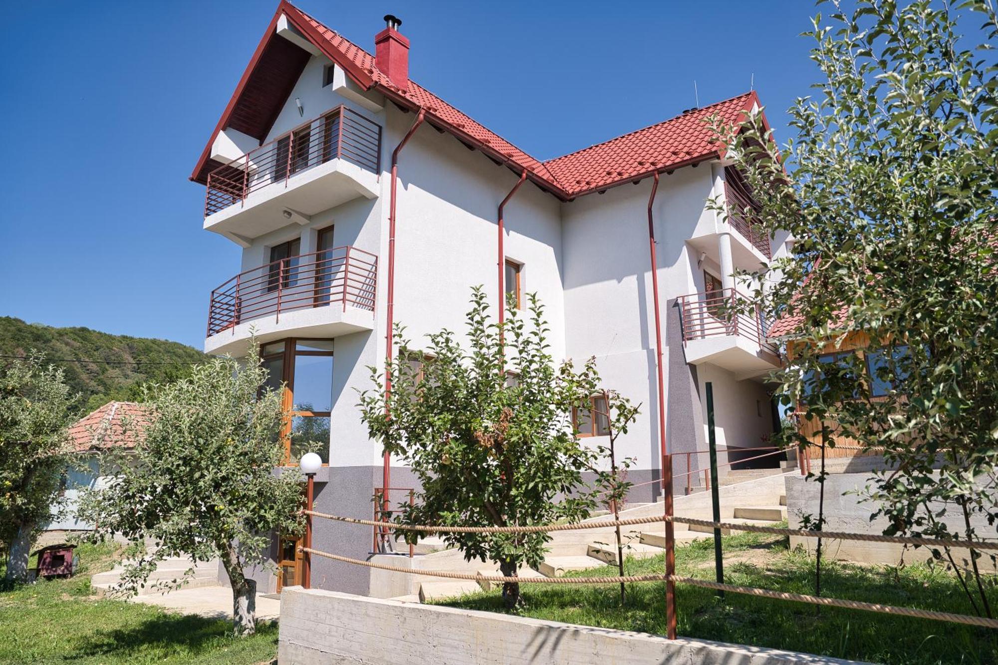 Perla Argesului, Ciubar, Piscina, Lift, Gratar, Cabana, Pensiuni, Hotel Cazare Transfagarasan Curtea De Arges Albestii de Arges Buitenkant foto