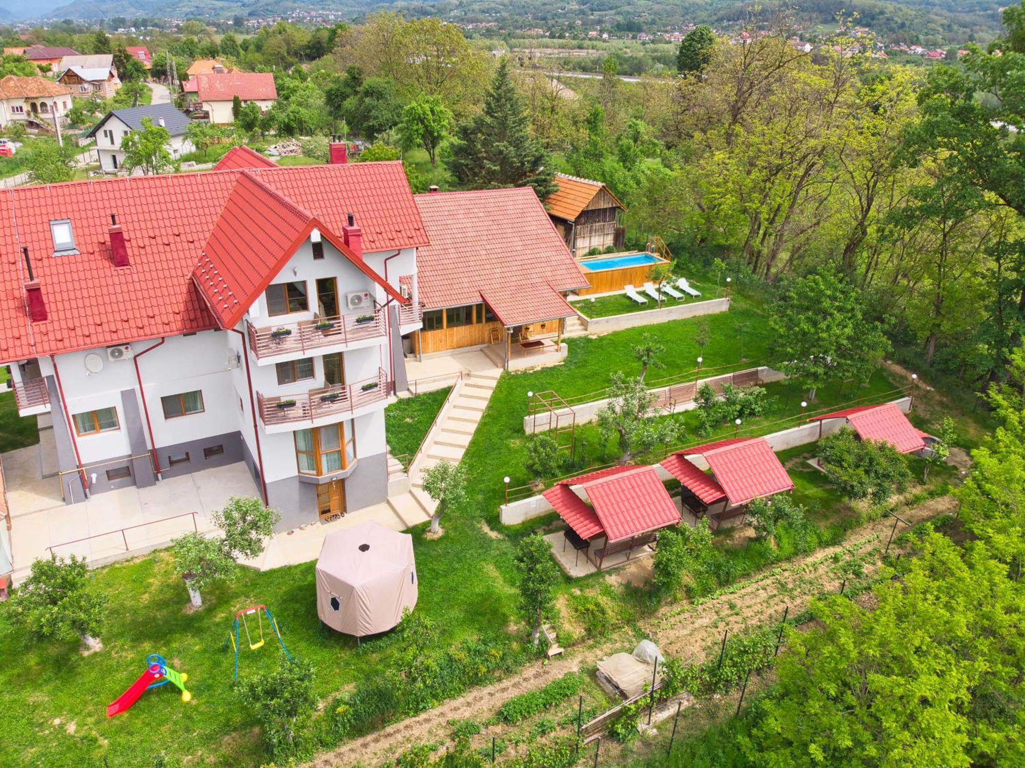 Perla Argesului, Ciubar, Piscina, Lift, Gratar, Cabana, Pensiuni, Hotel Cazare Transfagarasan Curtea De Arges Albestii de Arges Buitenkant foto