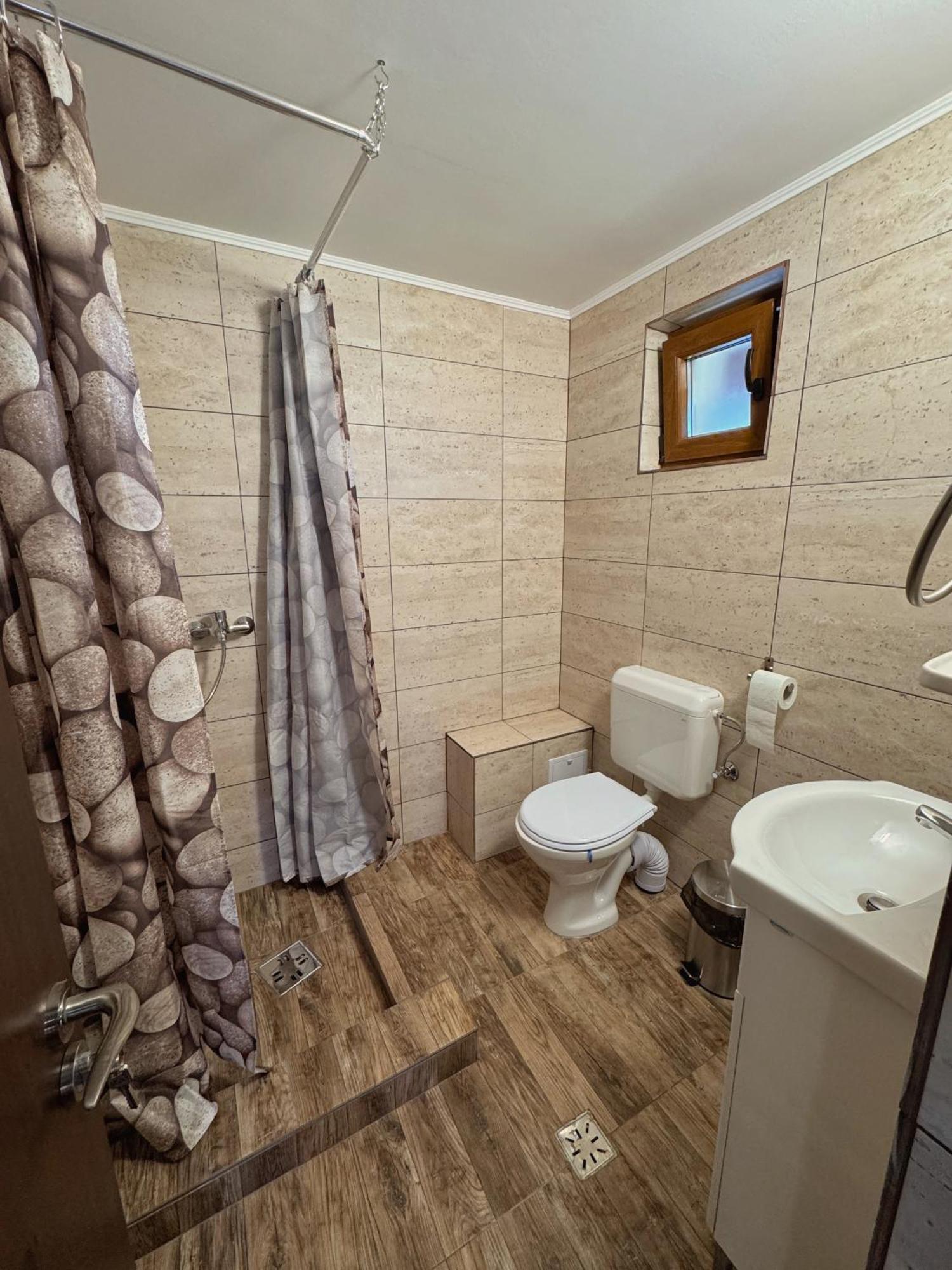 Perla Argesului, Ciubar, Piscina, Lift, Gratar, Cabana, Pensiuni, Hotel Cazare Transfagarasan Curtea De Arges Albestii de Arges Buitenkant foto