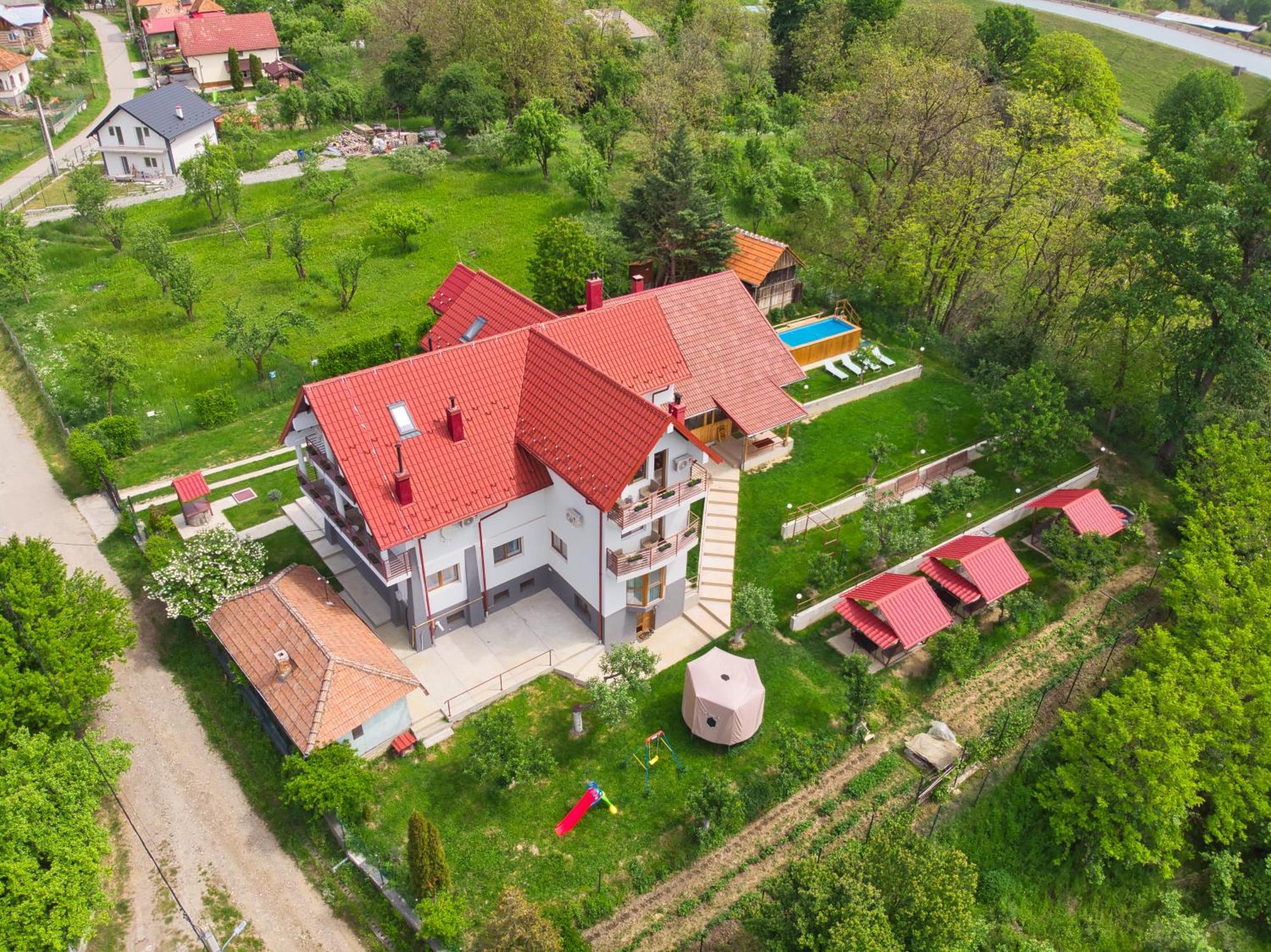Perla Argesului, Ciubar, Piscina, Lift, Gratar, Cabana, Pensiuni, Hotel Cazare Transfagarasan Curtea De Arges Albestii de Arges Buitenkant foto